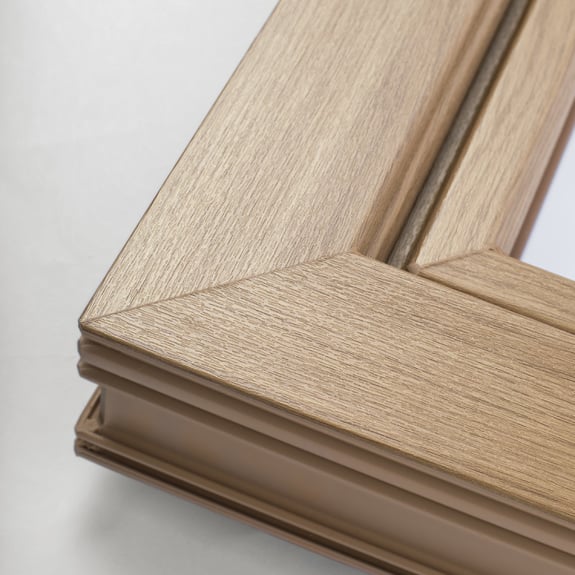 High-quality colours and surfaces.