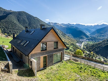 Nueva casa de montaña en el corazón de los Pirineos