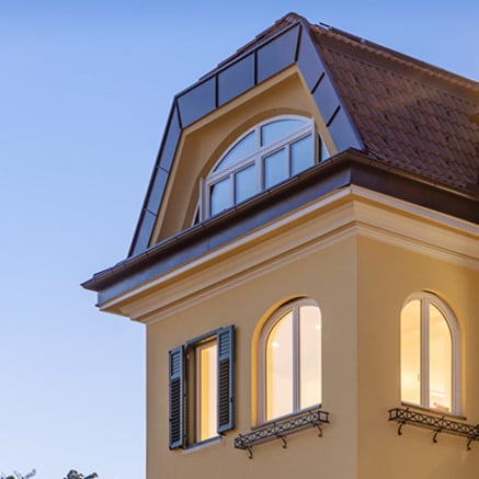 Authentieke look met nieuwe ramen: renovatie van een villa in Bozen