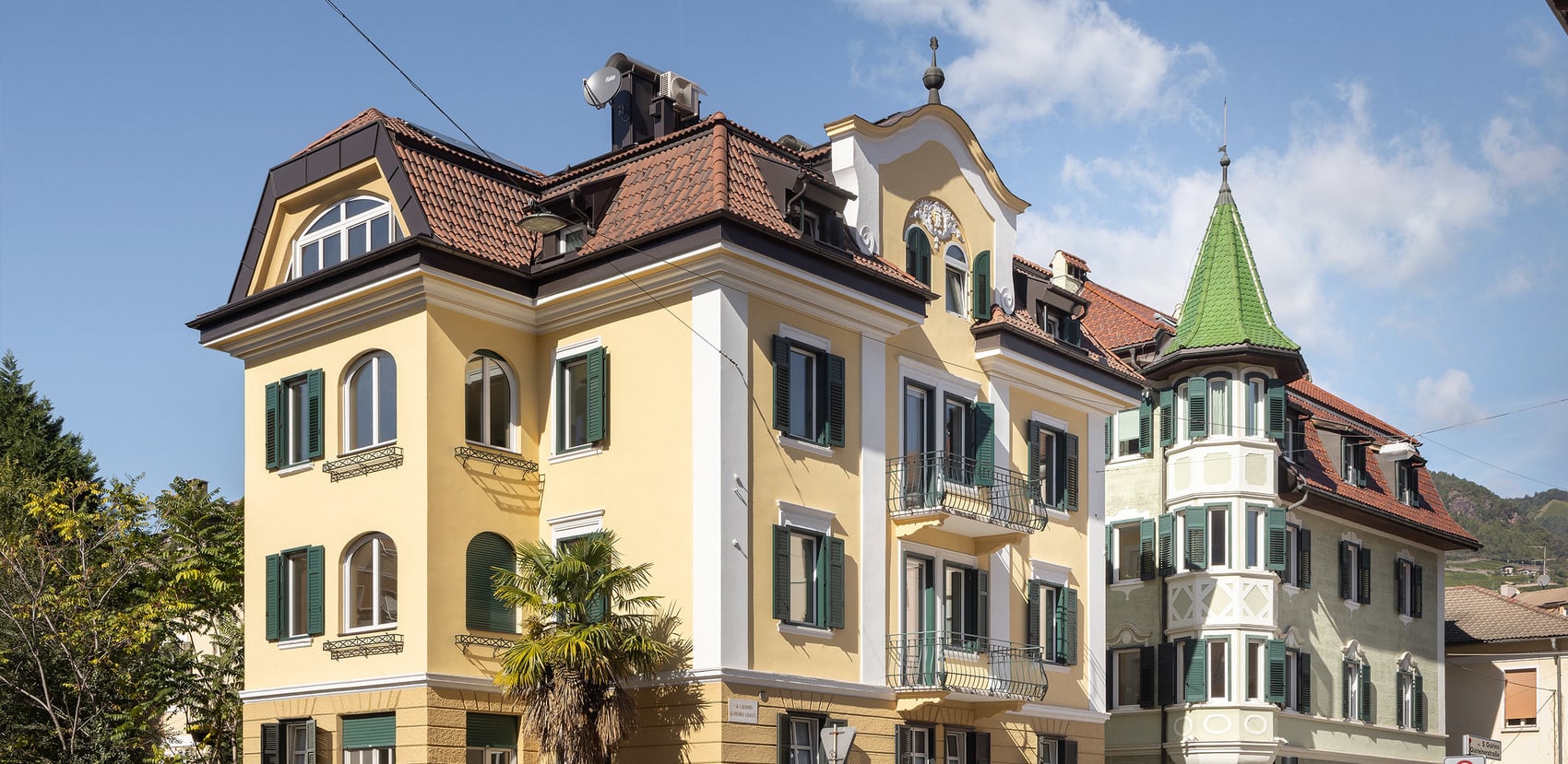 Altbauoptik mit neuen Fenstern: Sanierung einer Bozner Villa.